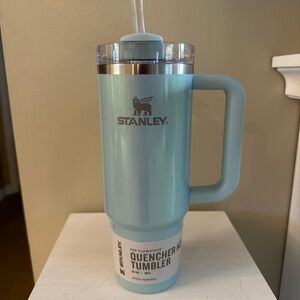 Stanley Quencher H2.0 Tumbler - Blueberry Milk 30 oz